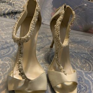 David’s Bridal wedding shoes size 10